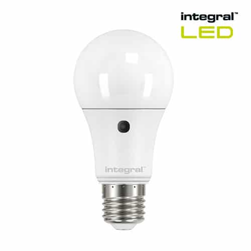 Integral LED GLS E27 8,5Watt dag/nacht sensor